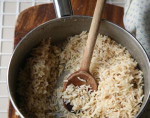 Коричневый рис: состав и польза