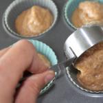 Wie man Muffinförmchen aus Papier macht